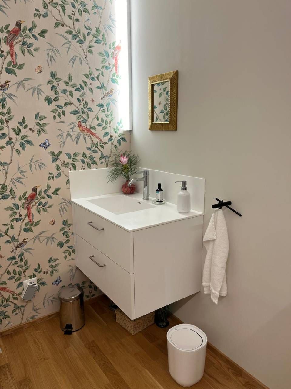 Waschbecken in einer Ecke von der Praxis für manuelle Lymphdrainage | Kosmetik