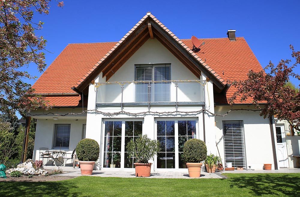 Haus Satteldach saniert