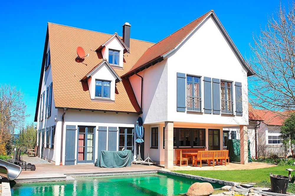 Haus Satteldach Pool