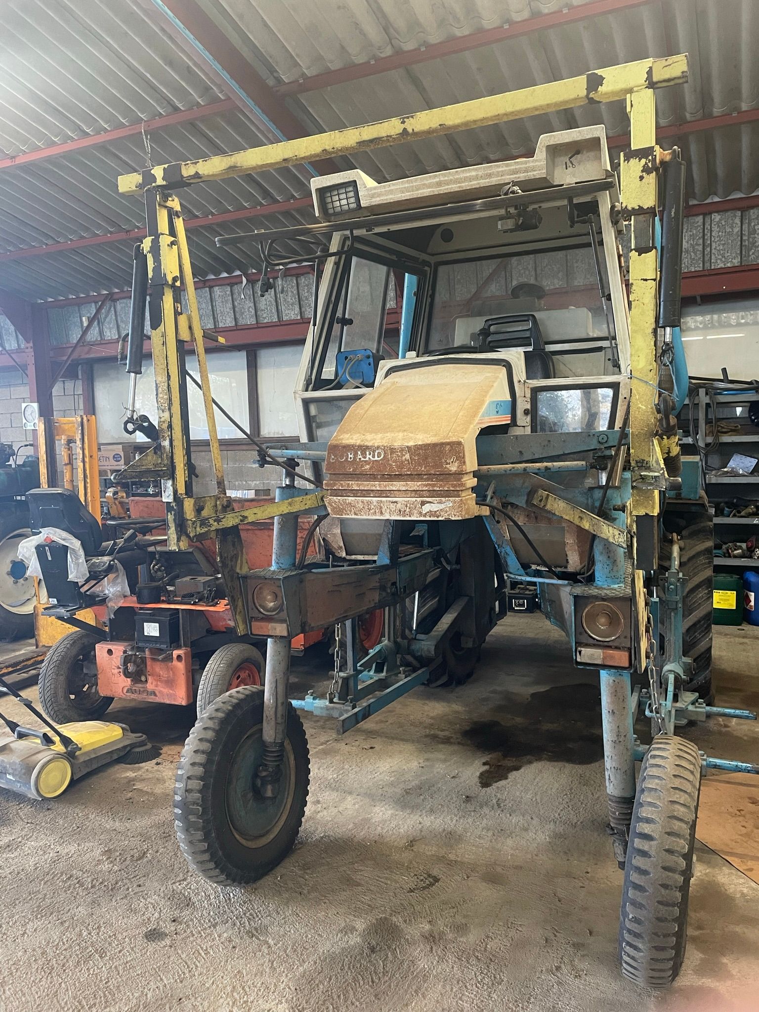 Tracteur avant restauration