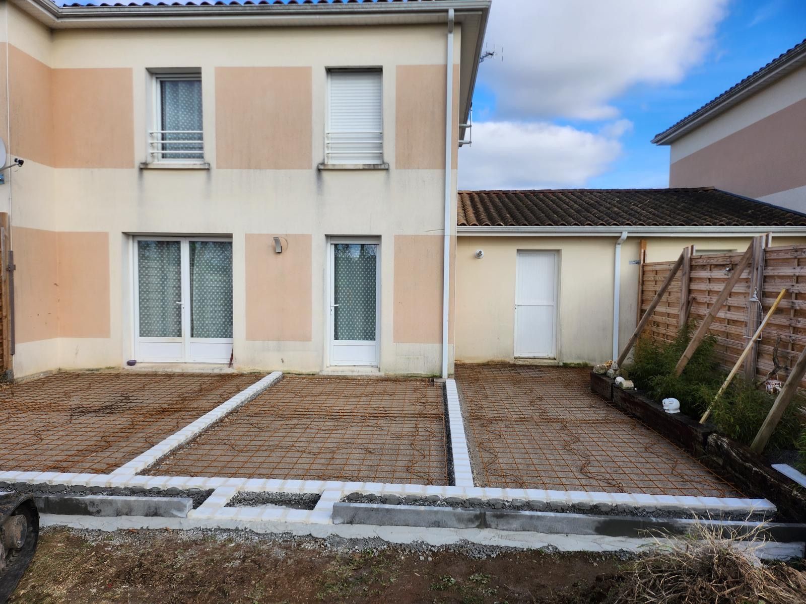 Travaux de terrassement pour une terrasse