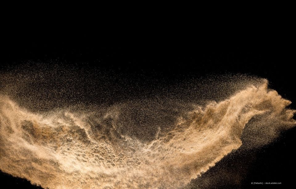 Eine Baustelle mit einem Kran im Hintergrund, Sattler Bau- und Handels GmbH