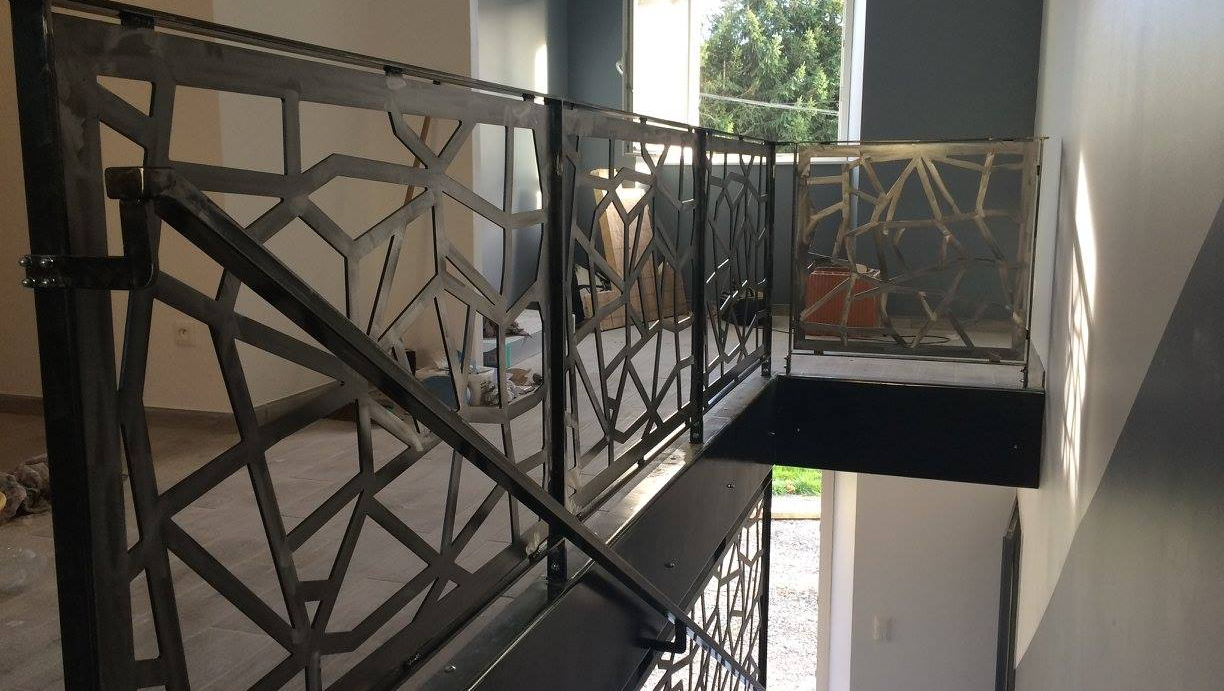 Rambarde d'escaliers design en métal