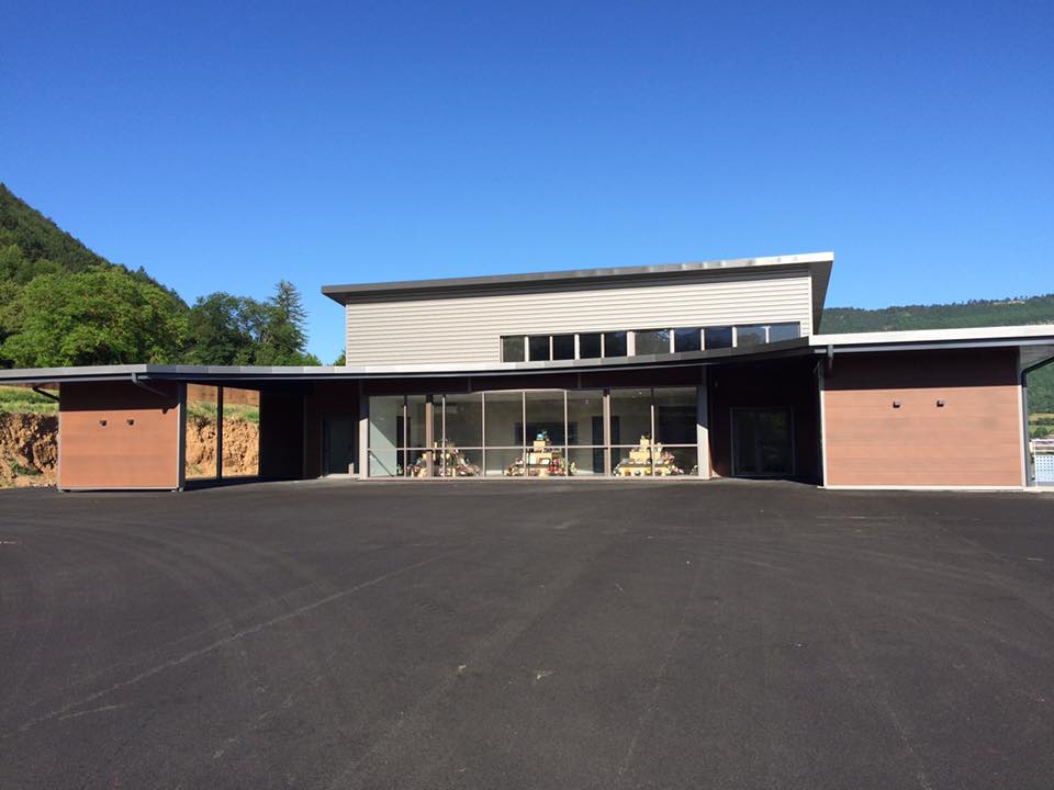 Longue maison métallique