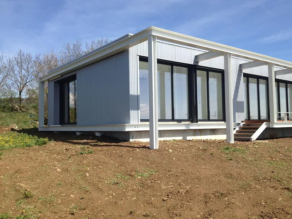 Maison individuelle moderne en bardage métal 4