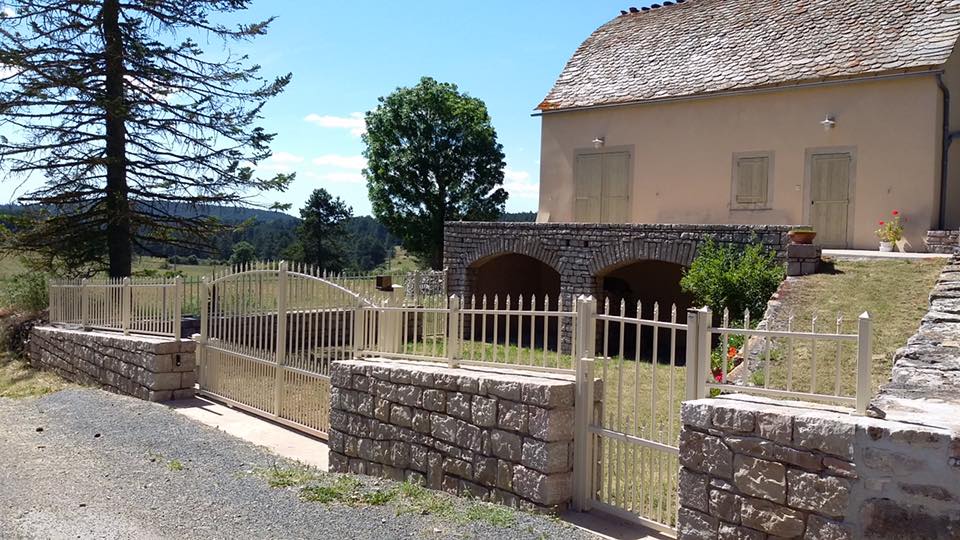 Portail et clôture type tradition 4