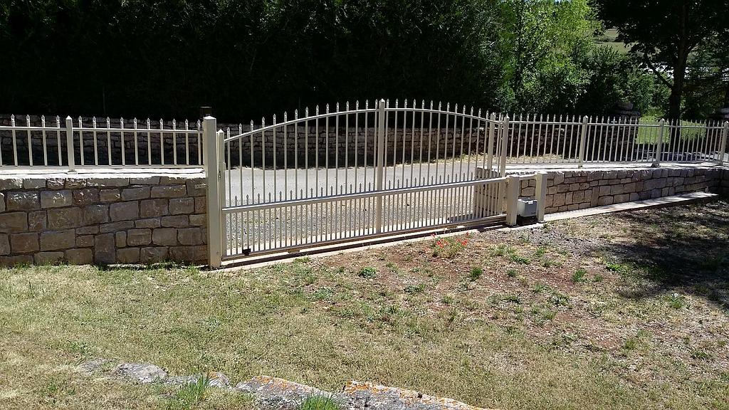 Portail et clôture type tradition 1