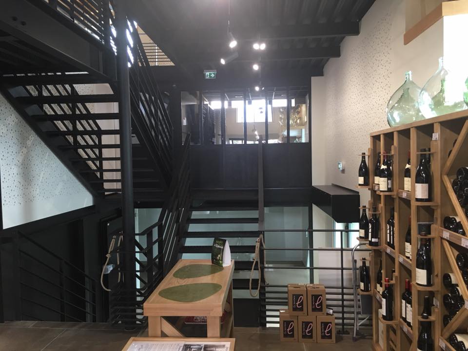 Mezzanine en métal noire - Epicerie Le Fromager les Hautes Terres  6