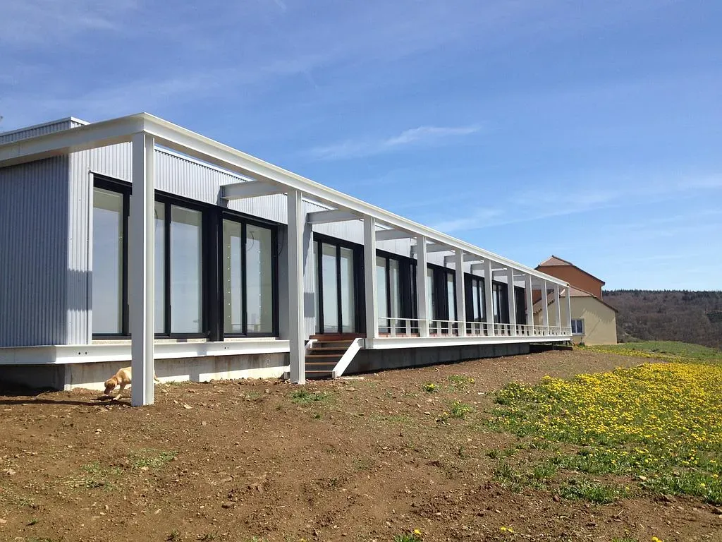 Maison individuelle moderne en bardage métal 2