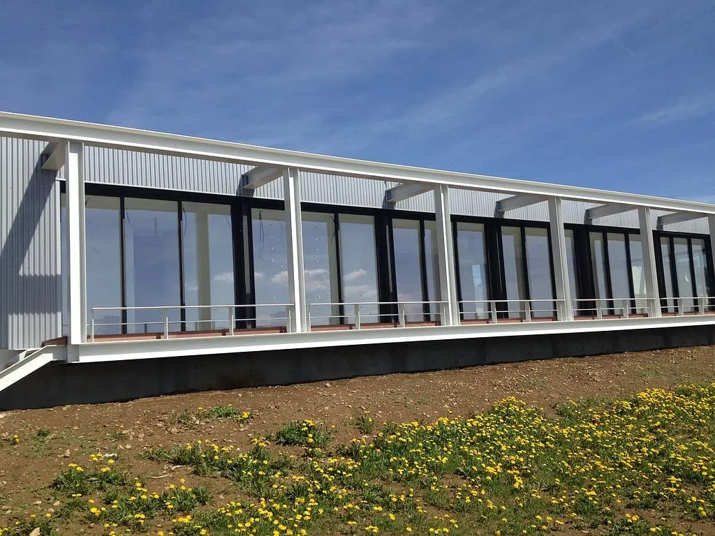 Maison individuelle moderne en bardage métal 3