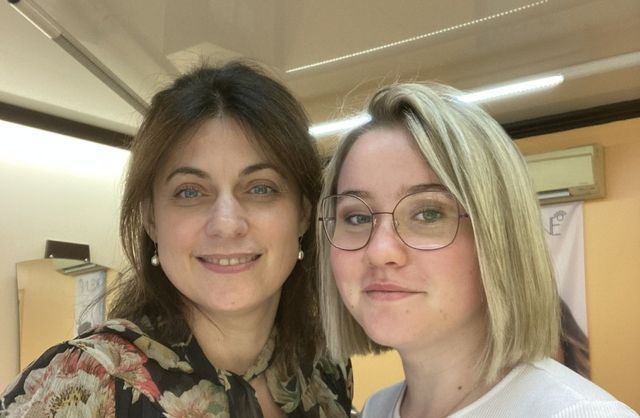 Portrait de deux coiffeuses du salon Techni Coup'