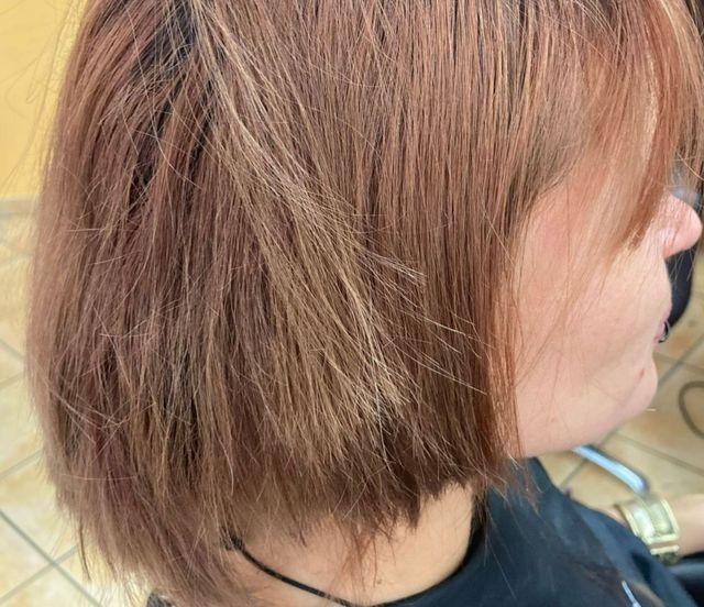 Cheveux roux au carré