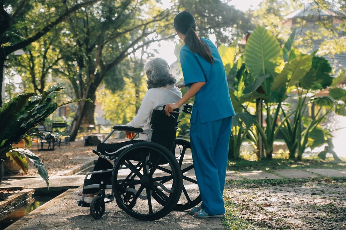 Persona en silla de ruedas
