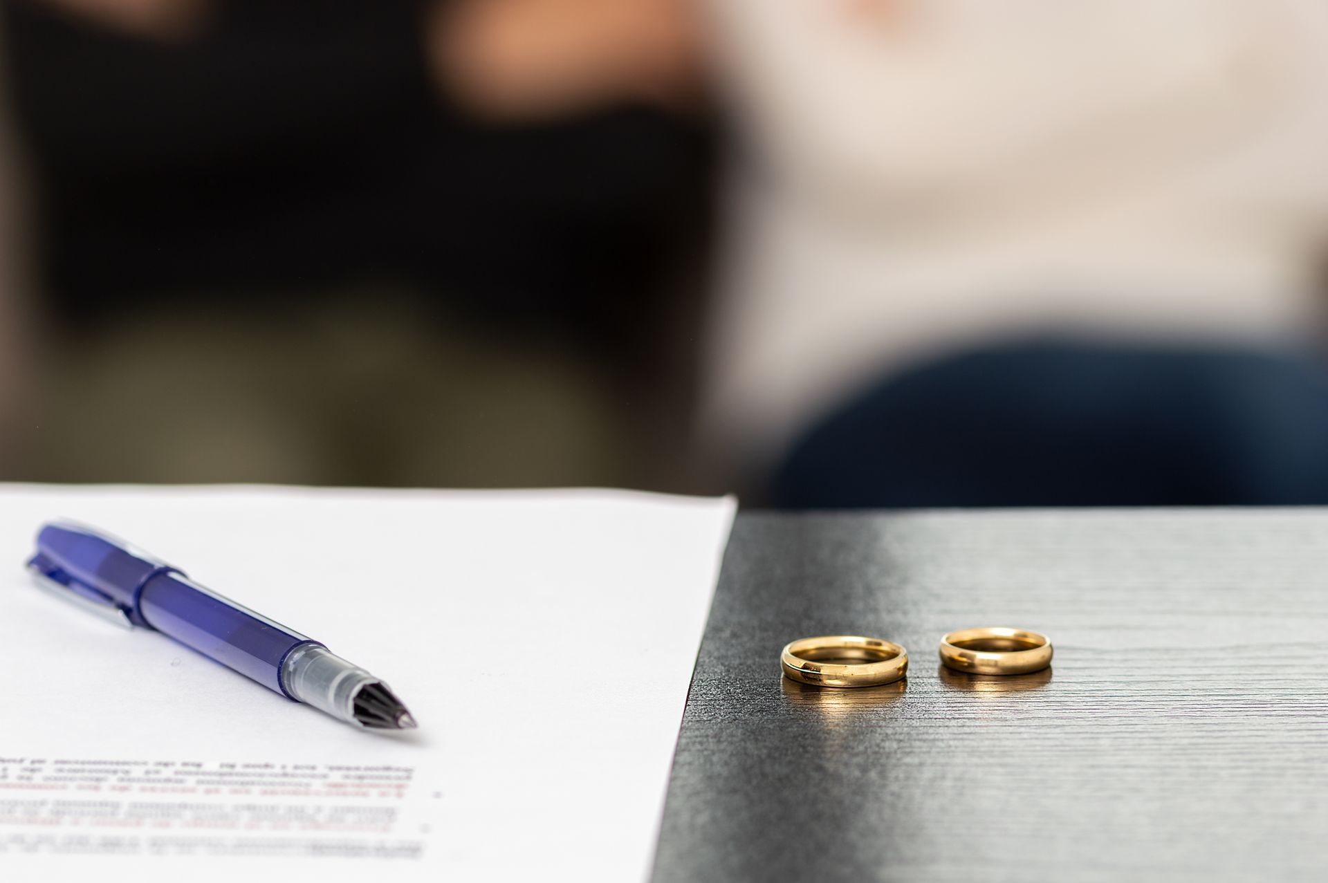 Document, stylo et alliances