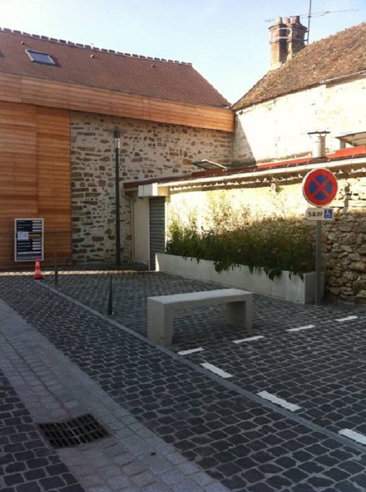 Association pavés basalte et granit gris