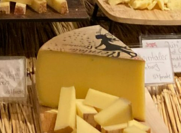 MOMENTO-Käse-Wein