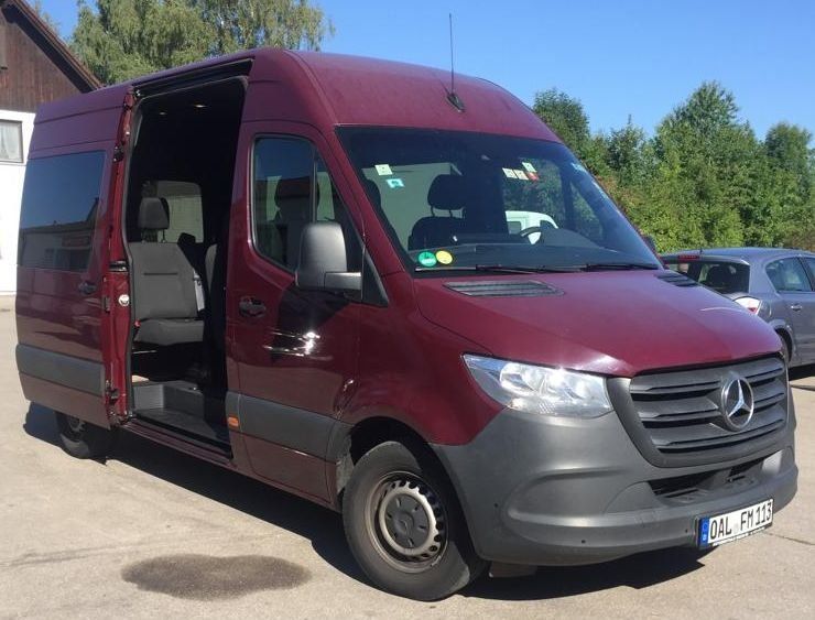 Freudling M. Autovermietung  grauer Fiat