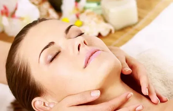 Tutustu myös kasvohoitoihimme!