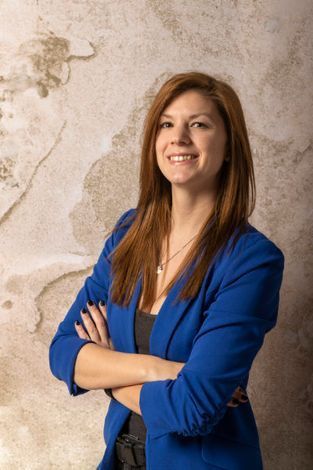 Katja Hoffmann, Steuerfachangestellte