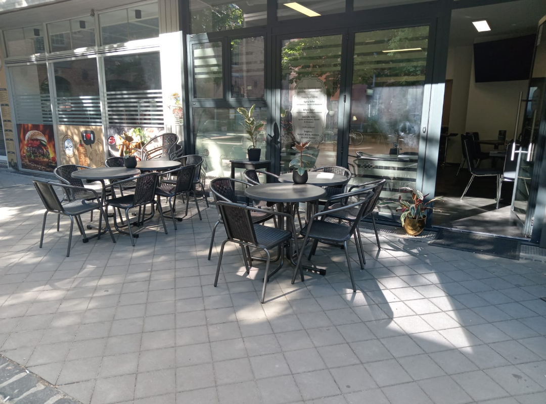 Eingang mit Sitzplätze