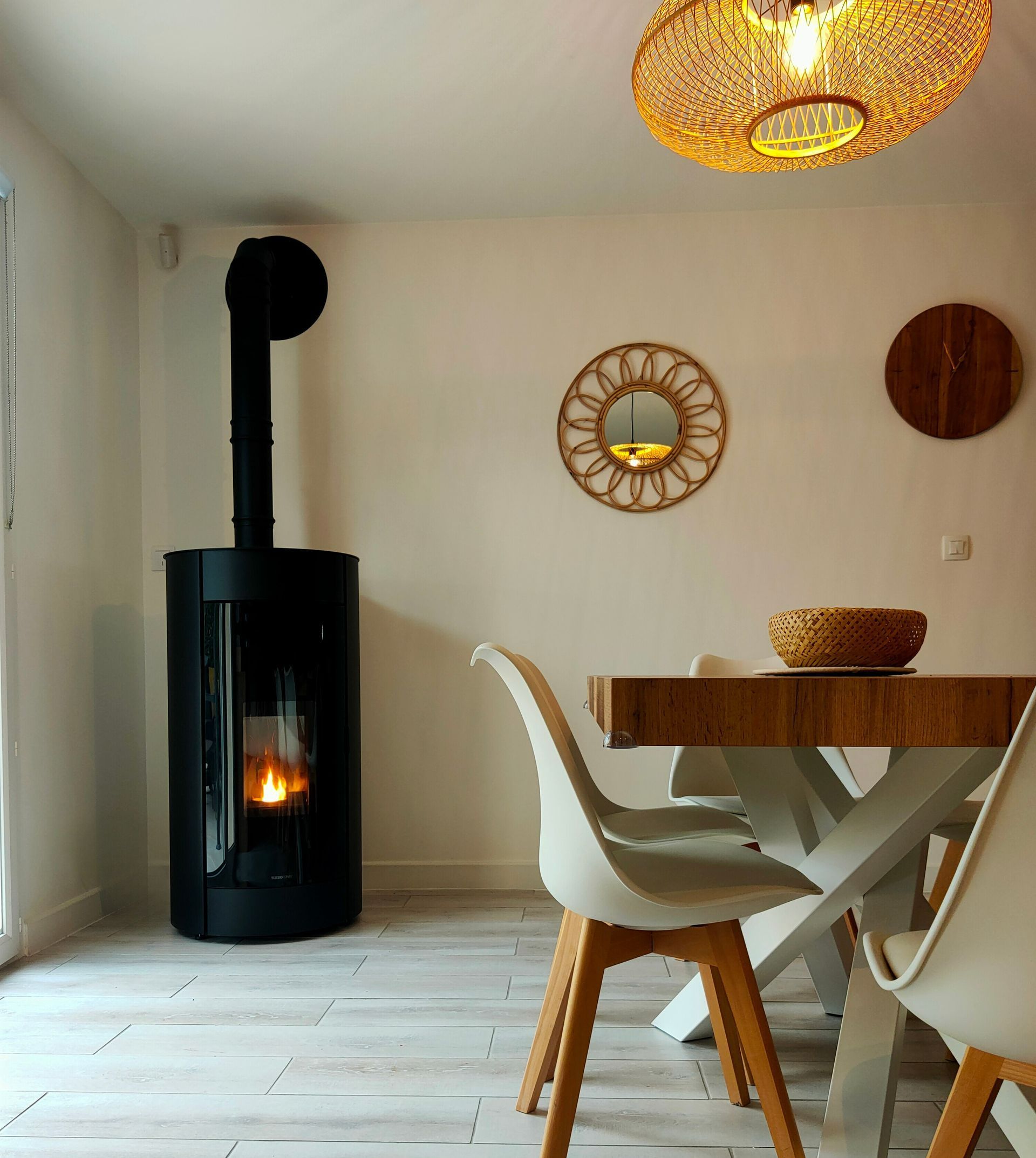 Installation poêle intérieur maison
