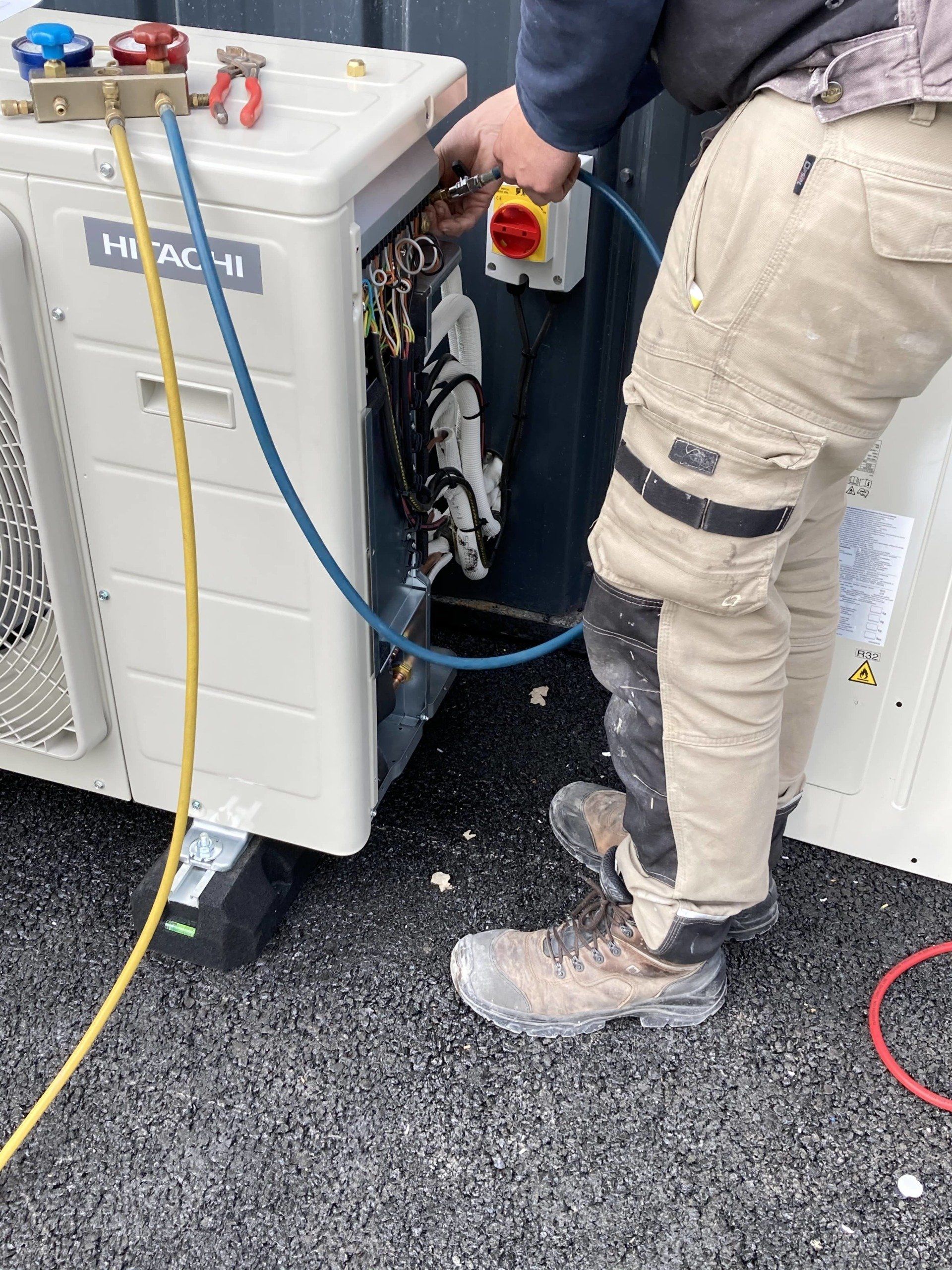 Intervention sur un équipement de Hitachi