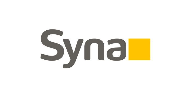 „Syna“-Textlogo mit einem gelben Quadrat.