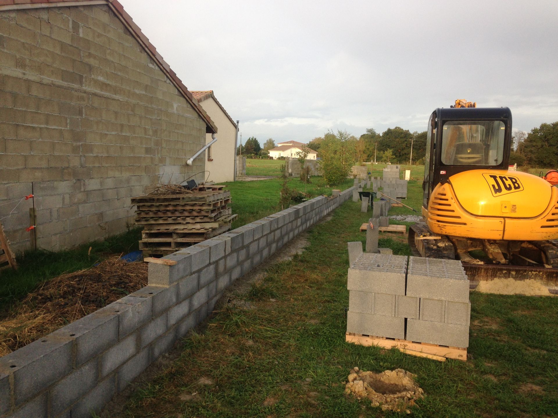 Construction d'un mur de clôture