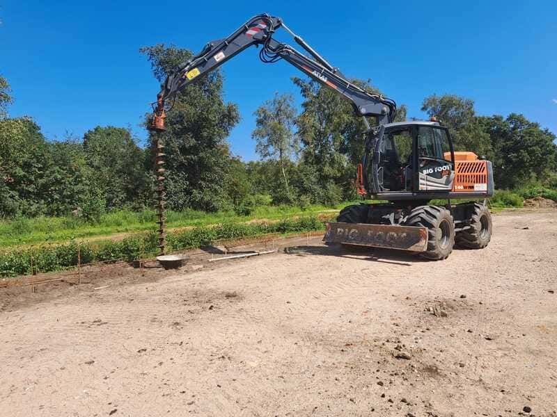 Bagger- und Erdarbeiten
| Heino Müller Baggerbetrieb