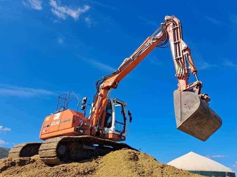 Bagger- und Erdarbeiten
| Heino Müller Baggerbetrieb
