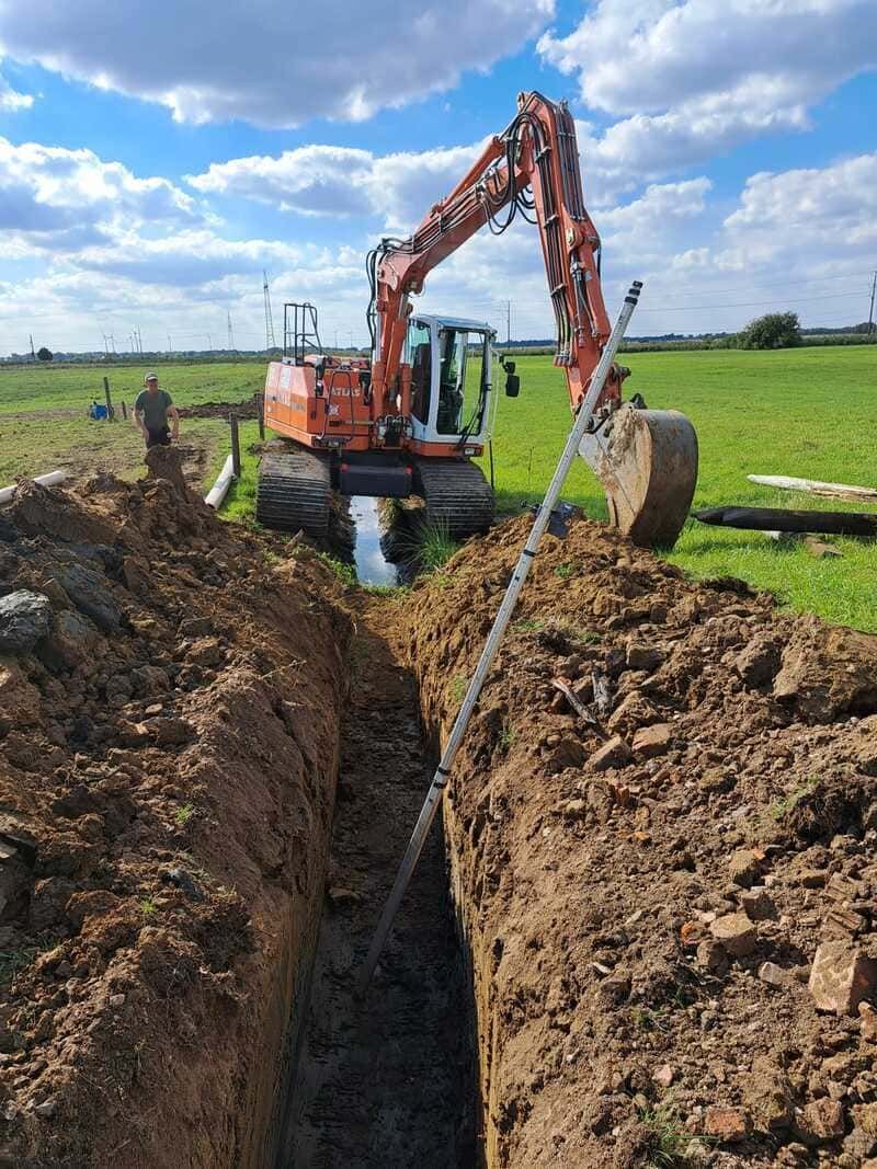 Verbau von Be-/ Entwässerungssystemen
| Heino Müller Baggerbetrieb