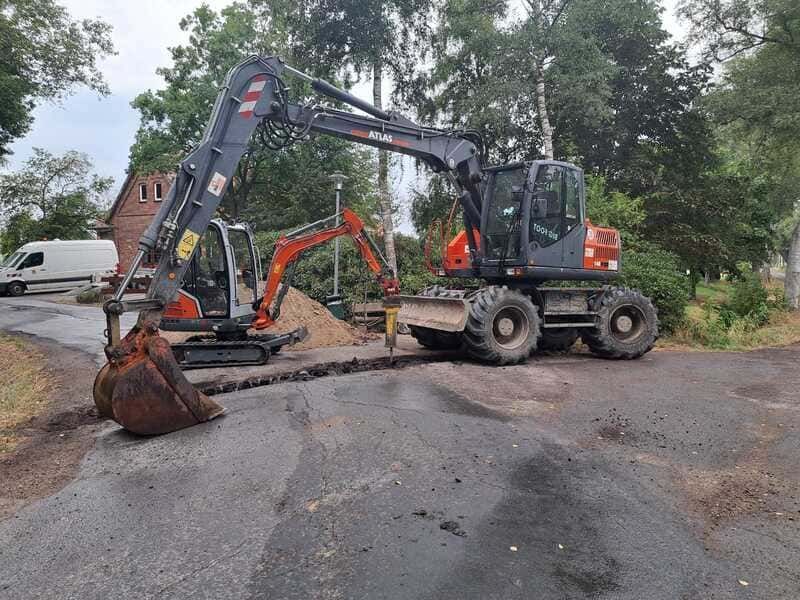 Bagger- und Erdarbeiten
| Heino Müller Baggerbetrieb
