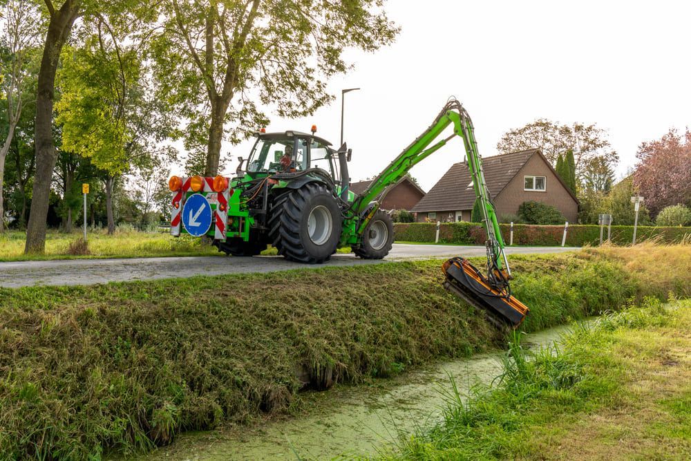 Forstmulcher und Schlägelarbeiten
| Heino Müller Baggerbetrieb