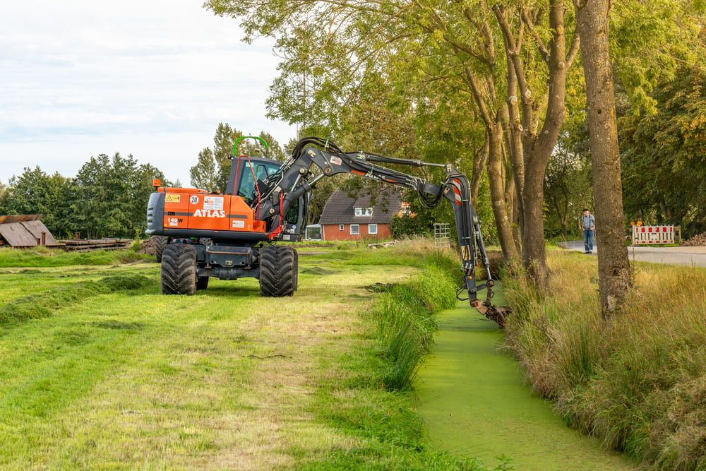 Gräben- und Gewässerunterhaltung | Heino Müller Baggerbetrieb