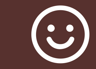 Contorno blanco de una cara sonriente sobre un fondo marrón.