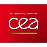Logo du CEA sur fond rouge : texte blanc « cea » sous une ligne de texte, et une bande horizontale verte.