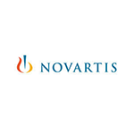 Logo Novartis : flamme stylisée en orange/rouge/bleu à côté du texte « NOVARTIS » en bleu.