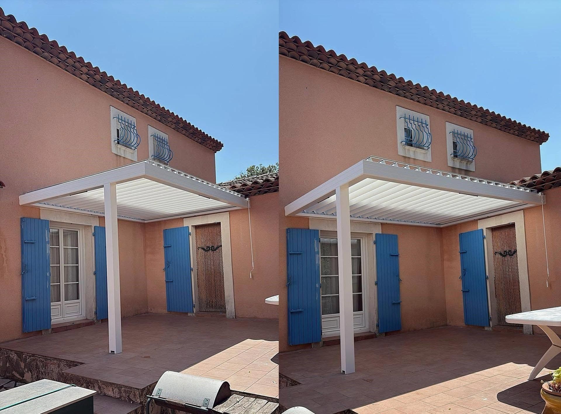 Vue en écran partagé d'une maison couleur pêche avec des volets bleus et une pergola blanche dans une cour