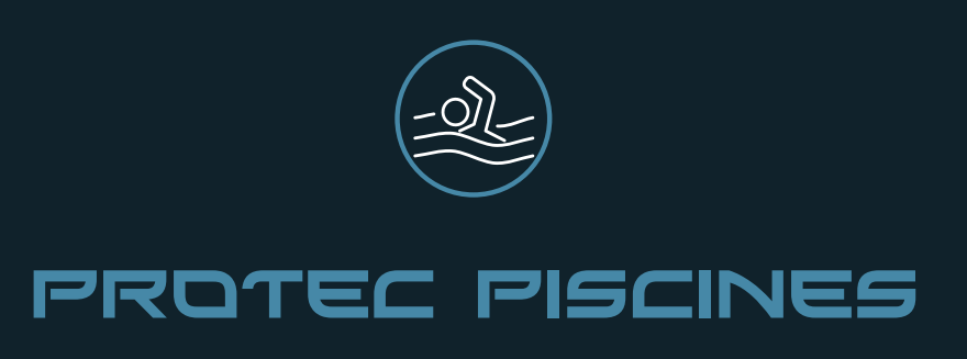 Page d'accueil Logo de Protec Piscines : un nageur dans un cercle au-dessus du nom de l'entreprise, en police bleue sur fond bleu sarcelle foncé.