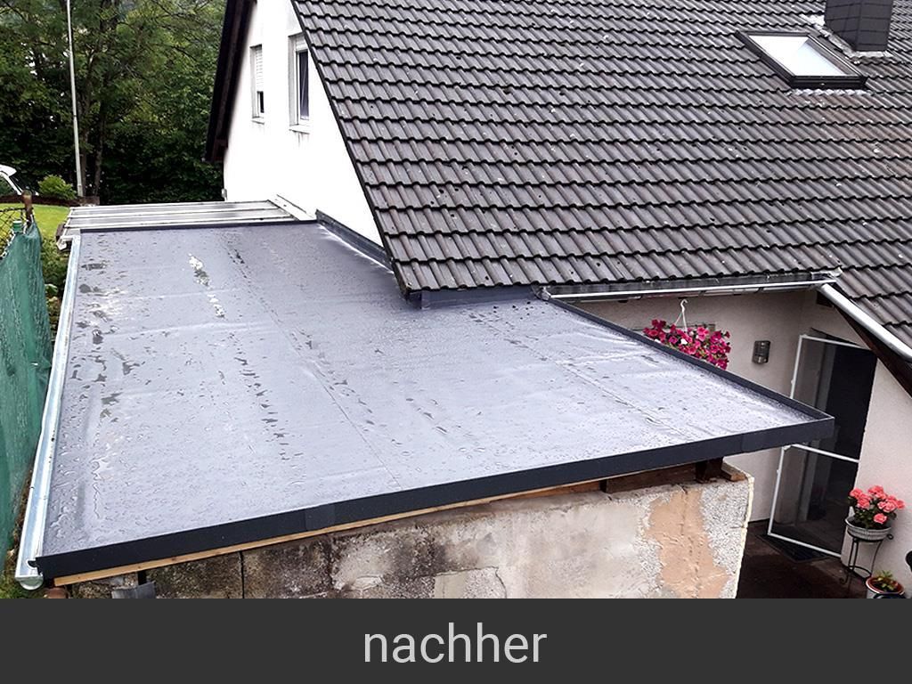 Ein Bild von einem Haus mit einem schwarzen Dach und dem Wort „nachher“ darunter.