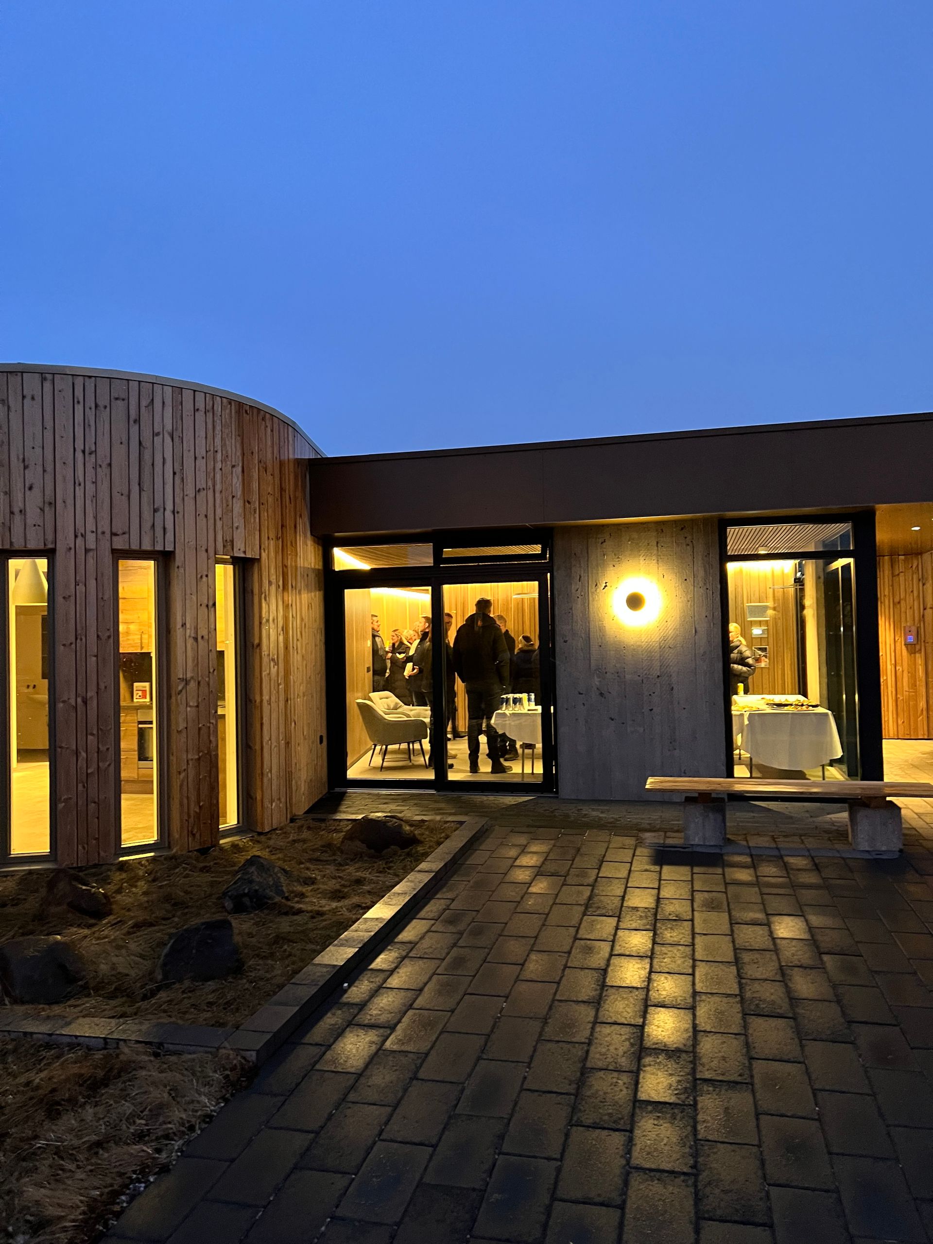 Á mánudaginn 6. nóvember 2023, var búsetukjarninn við Brekkuás 2 formlega opnaður við hátíðlega vígs