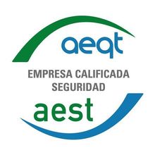 Logotipo de AEQT y AEST: Arcos verdes y azules rodean los textos