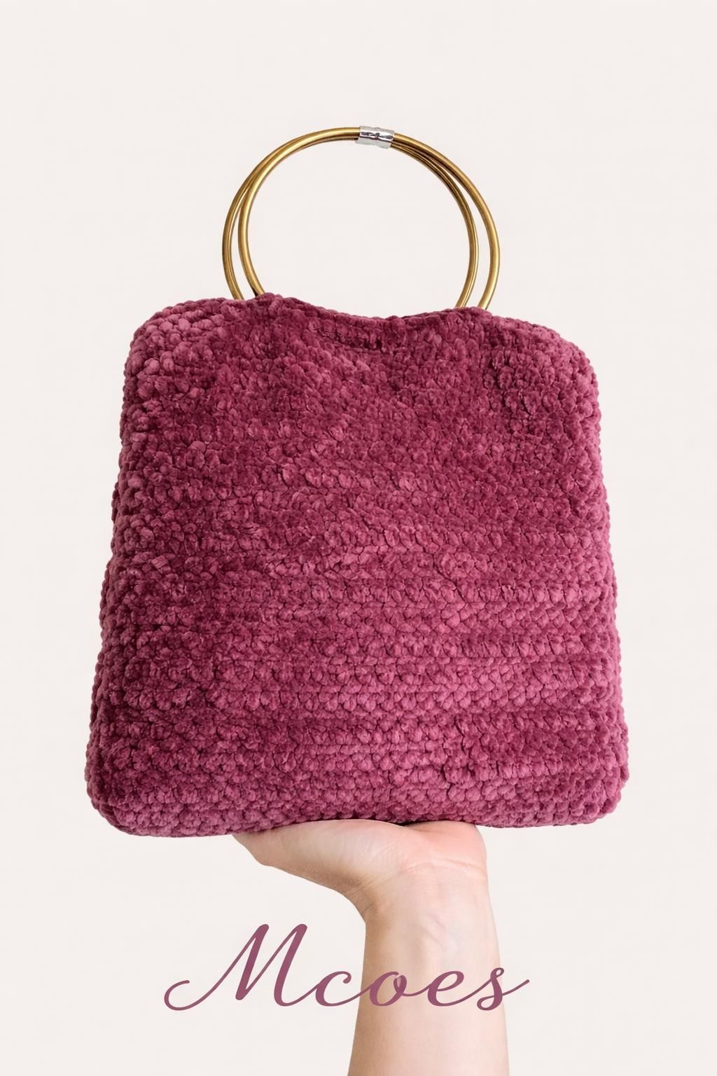 Bolso hecho a mano en el color deseado