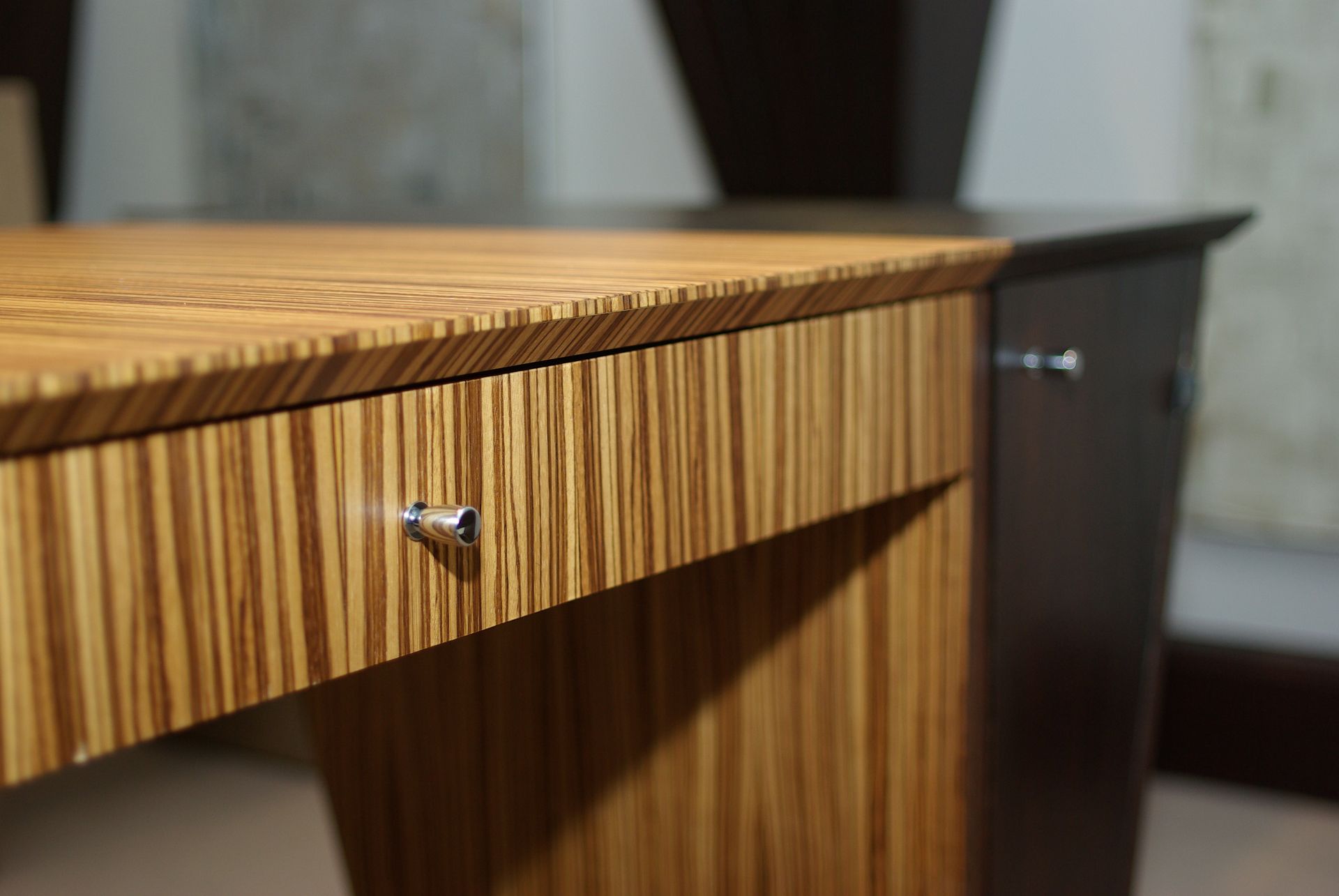Détail d'un bureau en bois