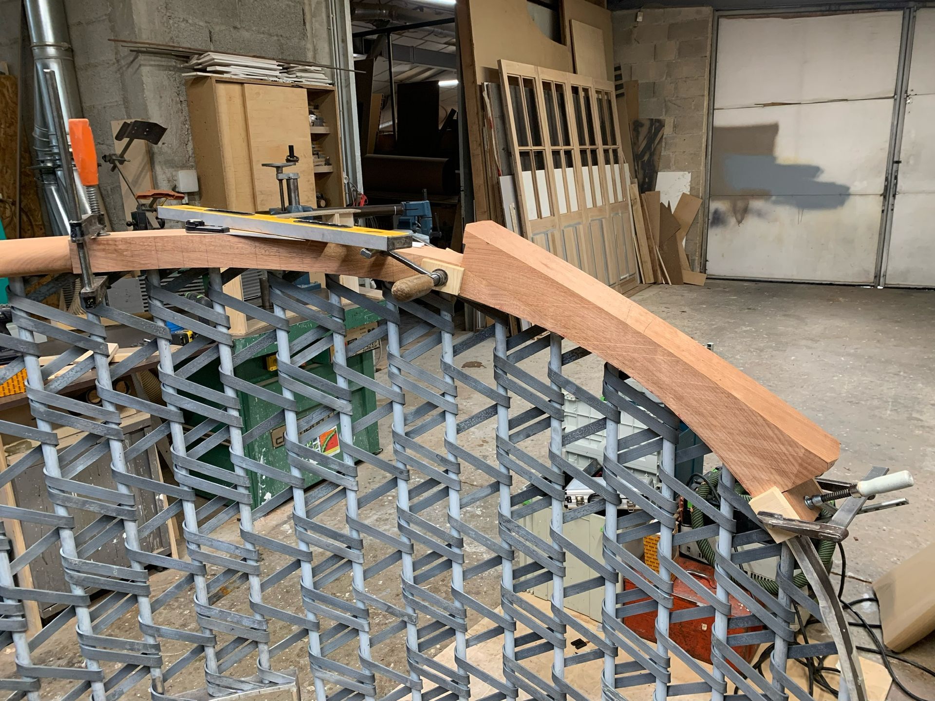 Rampe d'escalier en cours de fabrication