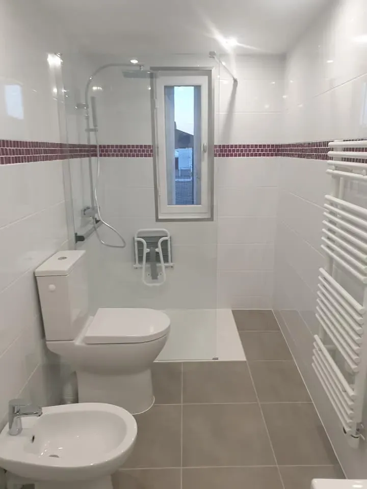 Salle de bains en rénovation - Après