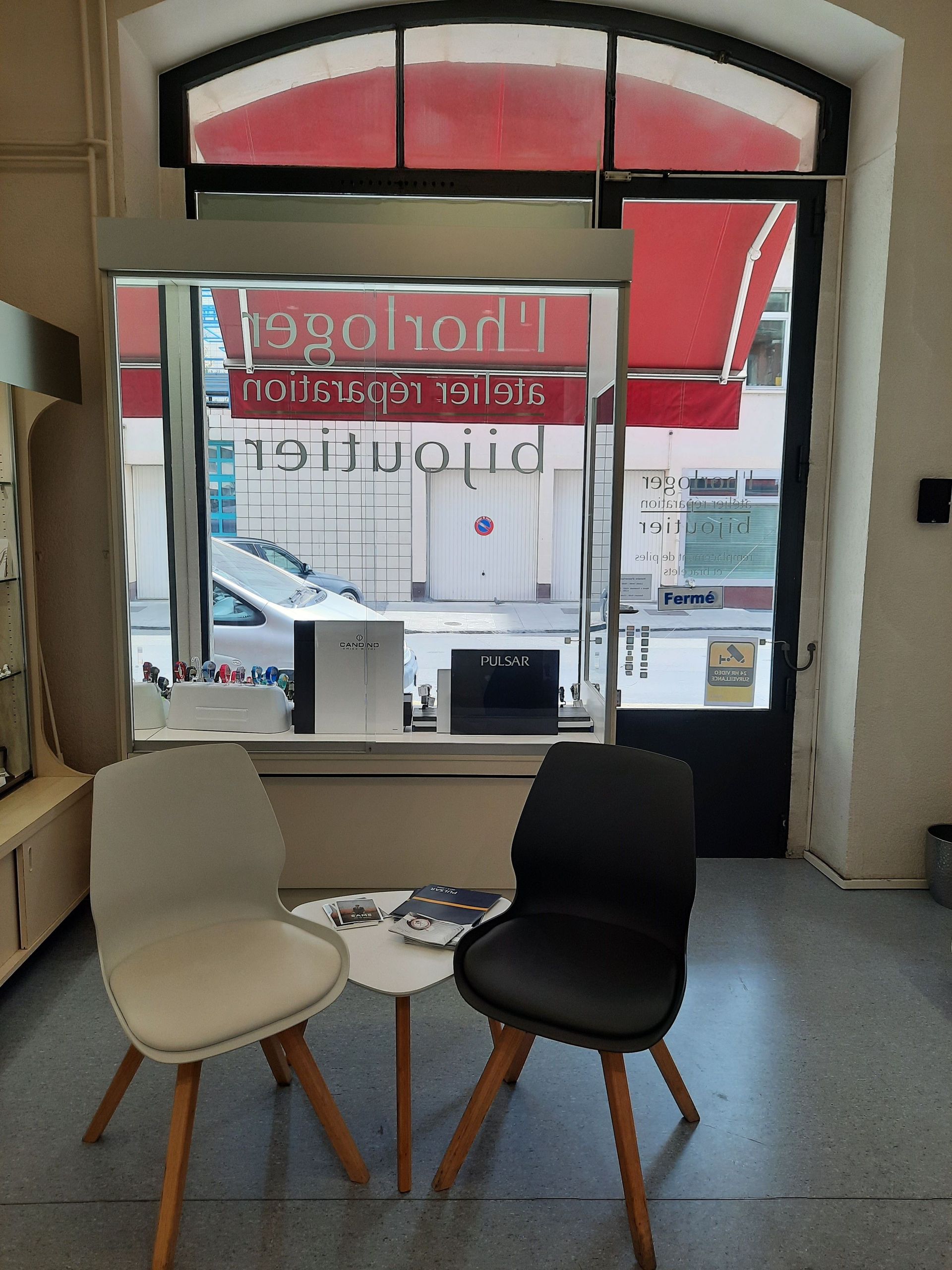 L'Horloger Atelier Réparation - Rue Jean-Dassier 5 à Genève