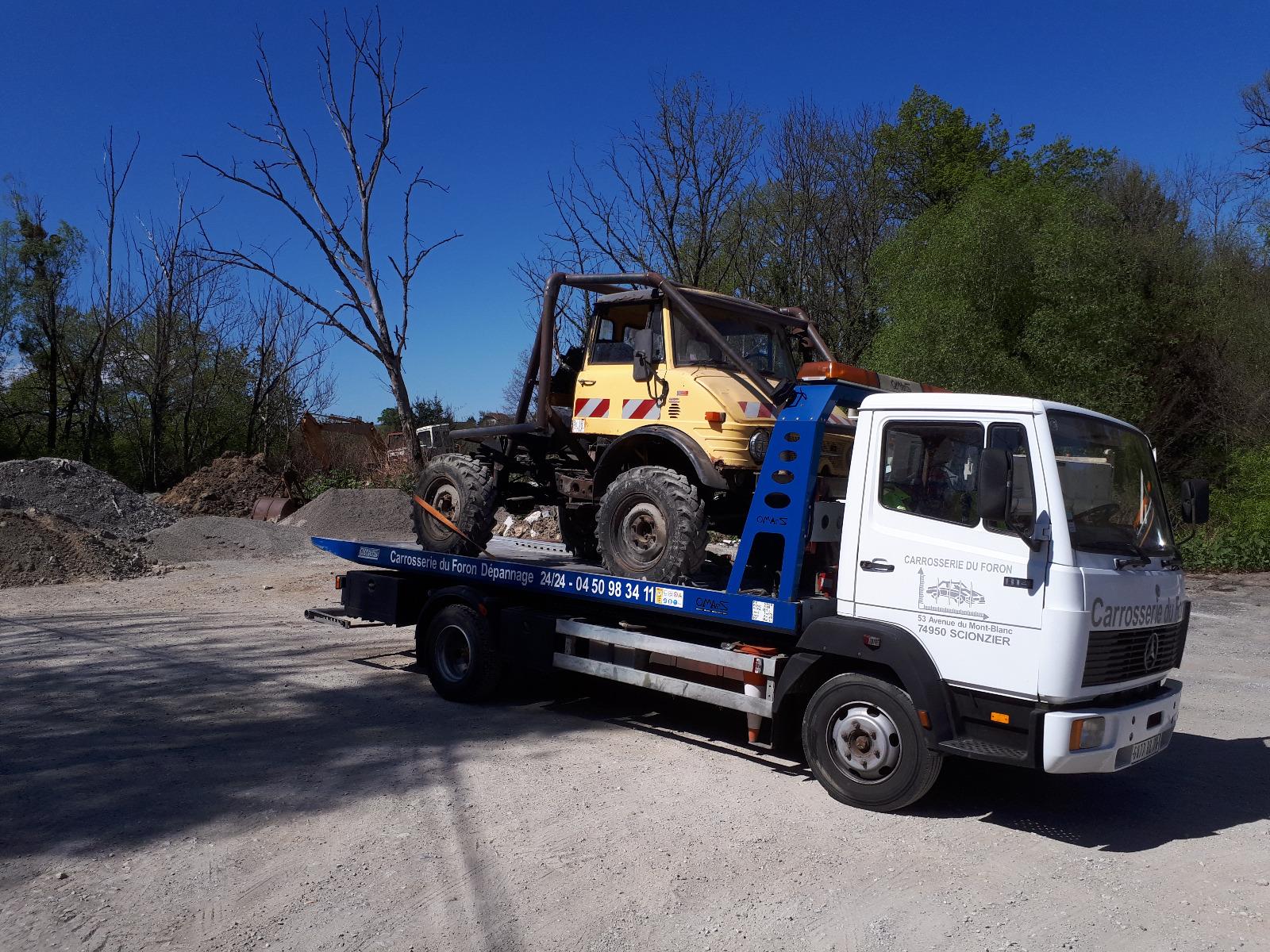 Remorquage d'un engin de chantier