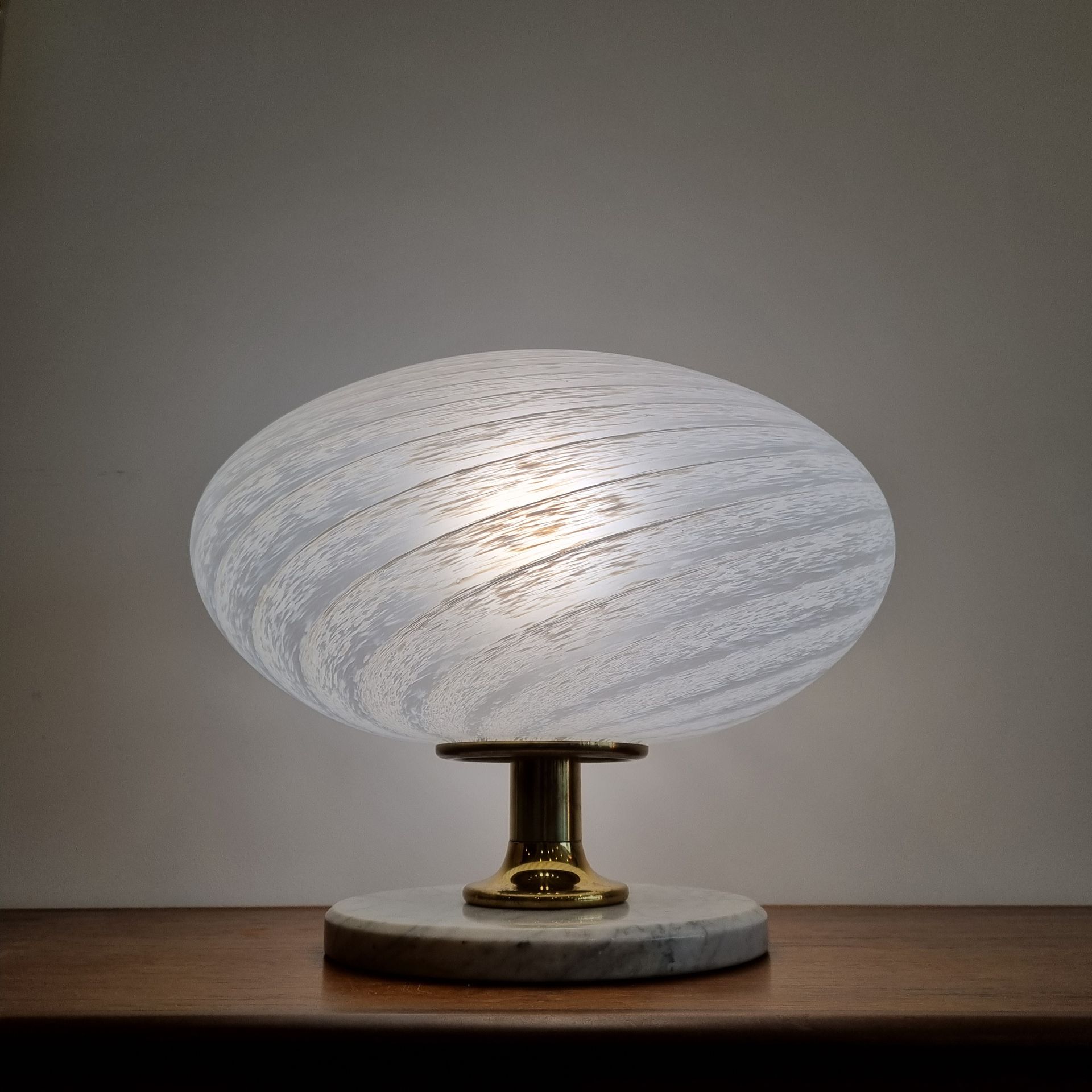 Lampe ronde en marbre