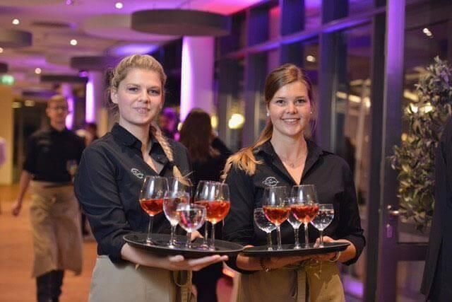 Catering Aachen vermietet Servicepersonal